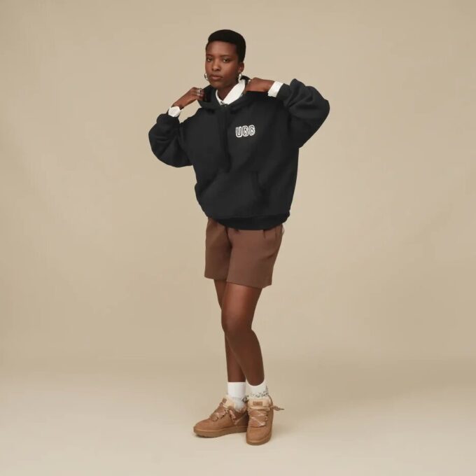 Sudadera con capucha y logo de UGG