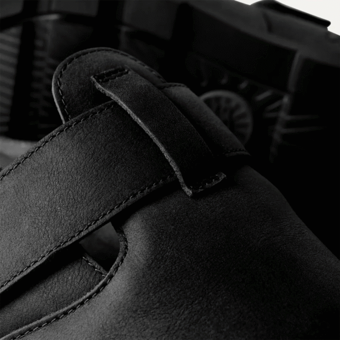 Zueco UGG Solano